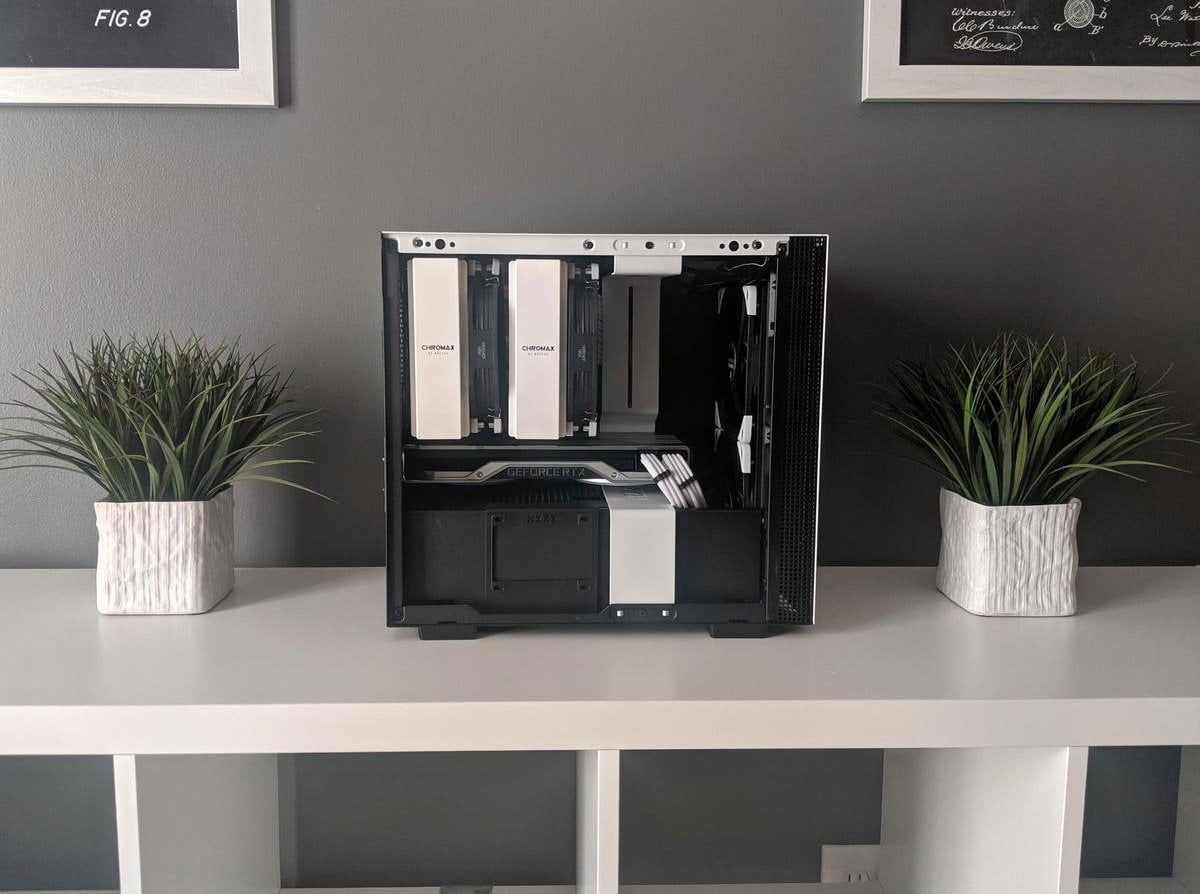 Cavi s PC Build Voltcave