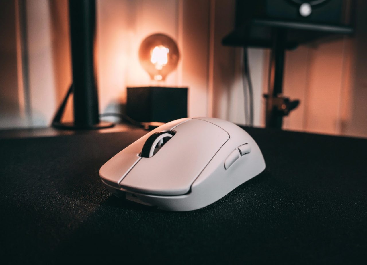 The 10 Best Lightest Gaming Mice for Effortless Aiming Voltcave