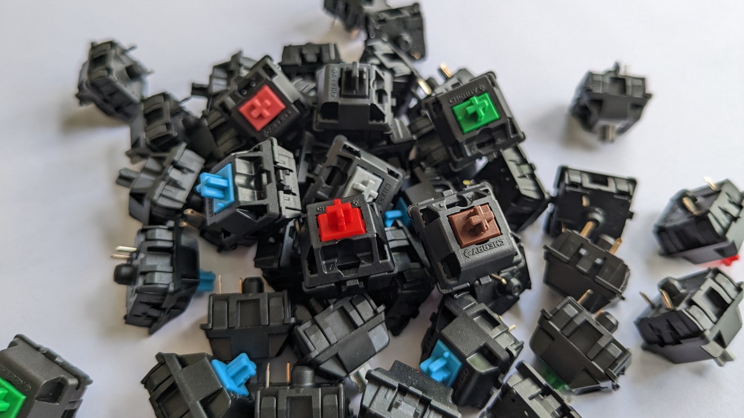 Optical vs. Mechanical Switches Which One's Better? Voltcave