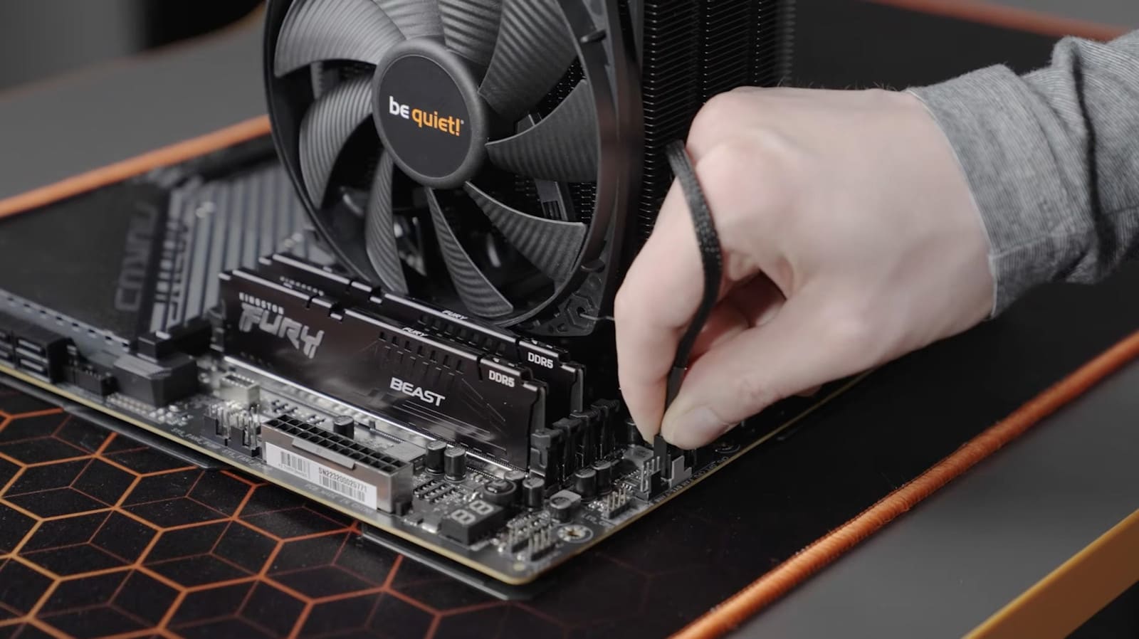 Plugging in CPU fan